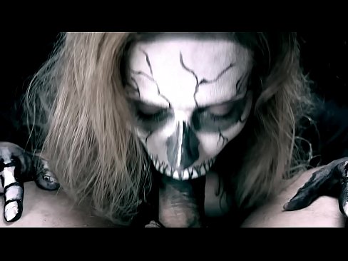 ❤️ Demon famke sûgje hoanne mei har swarte mûle en slikken cum. Seks by porno fy.com-full-porner.ru ☑